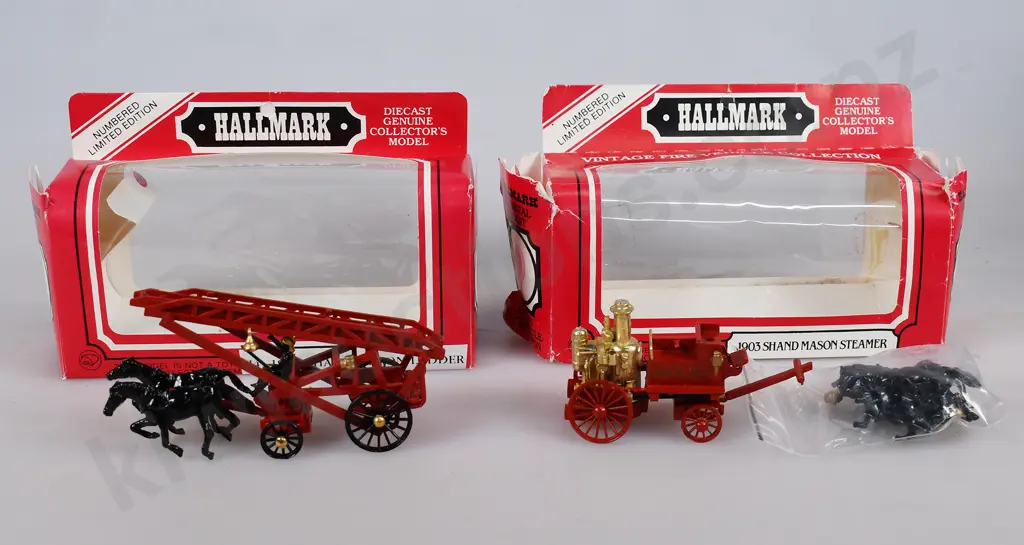 HALLMARK NEW ZEALAND MADE FIRE ENGINES Image 1++