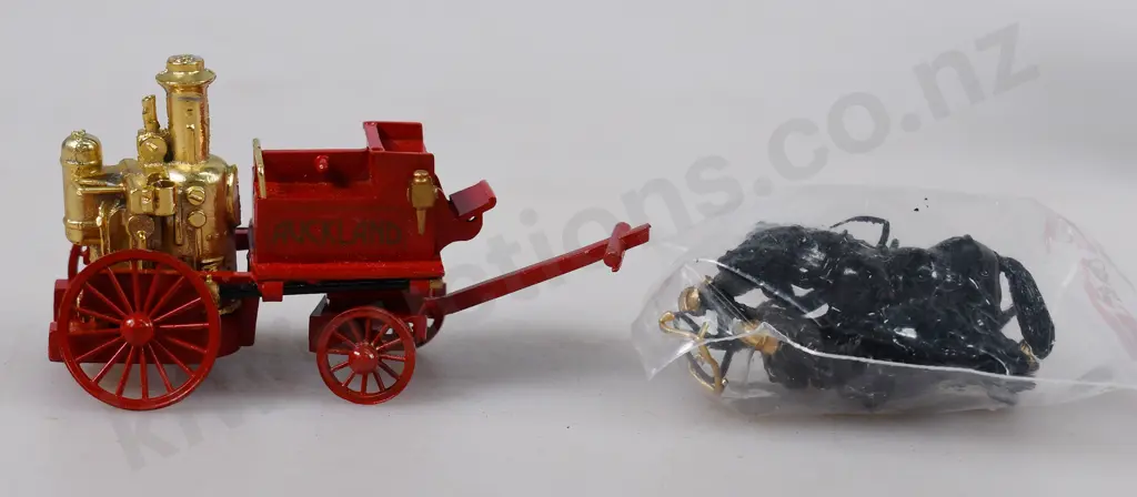 HALLMARK NEW ZEALAND MADE FIRE ENGINES Image 1++