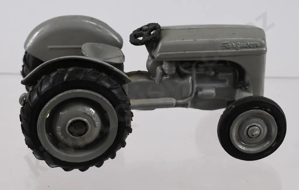 MICRO MODEL FERGUSON TRACTOR Image 1++