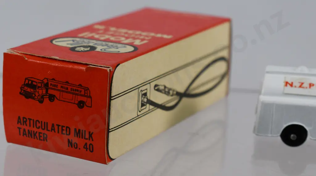 FUN HO MIDGET ARTICULATED MILK TANKER 40, BOXED Image 1++