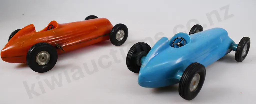 PLASTIC RACING CARS & TRUCKS Image 1++