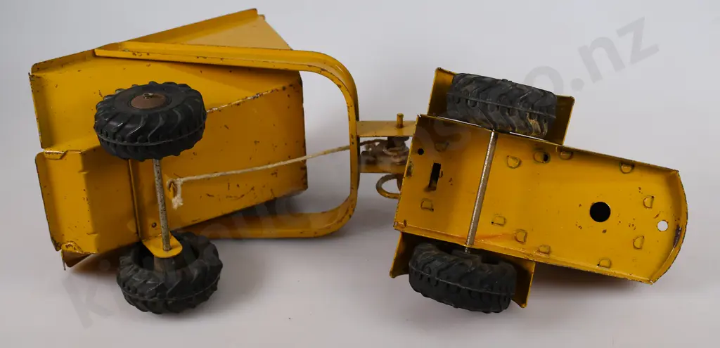 TRI-ANG ROCKER DUMP Image 1++