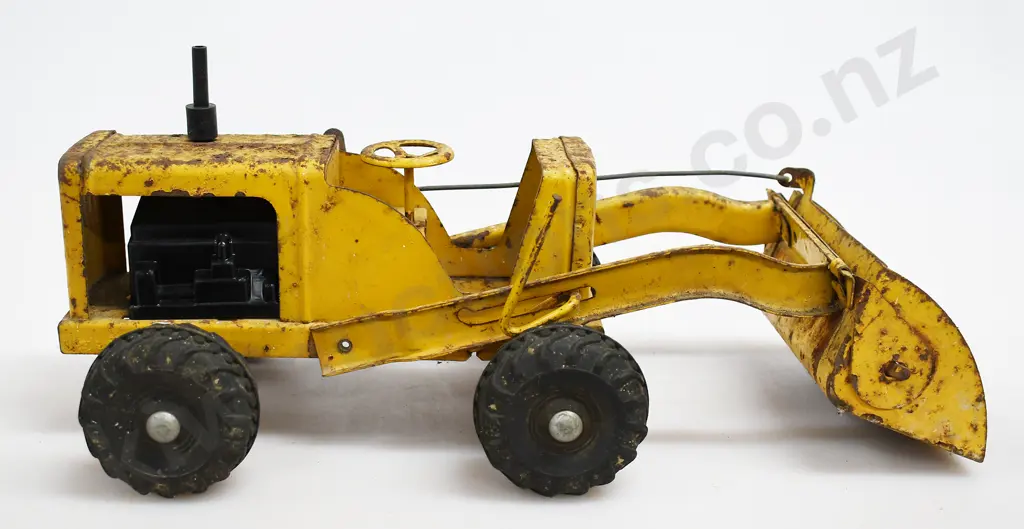 TRI-ANG EARTH MOVING HI LOADER Image 1++