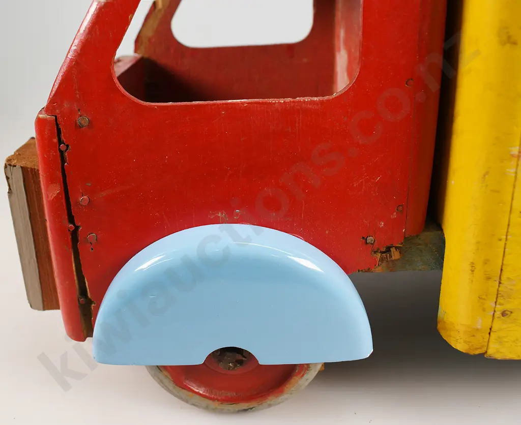 WOODEN FURNITURE REMOVALS VAN Image 1++