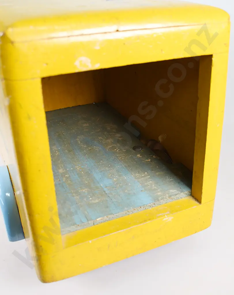 WOODEN FURNITURE REMOVALS VAN Image 1++