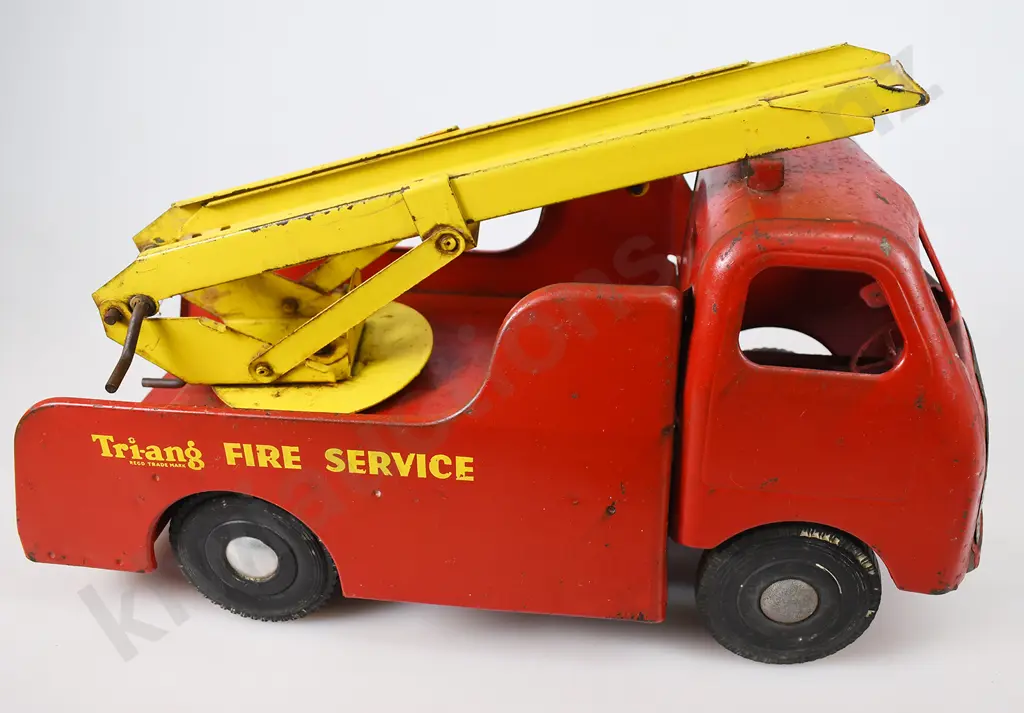 TRI-ANG DIESEL SERIES FIRE ENGINE Image 1++