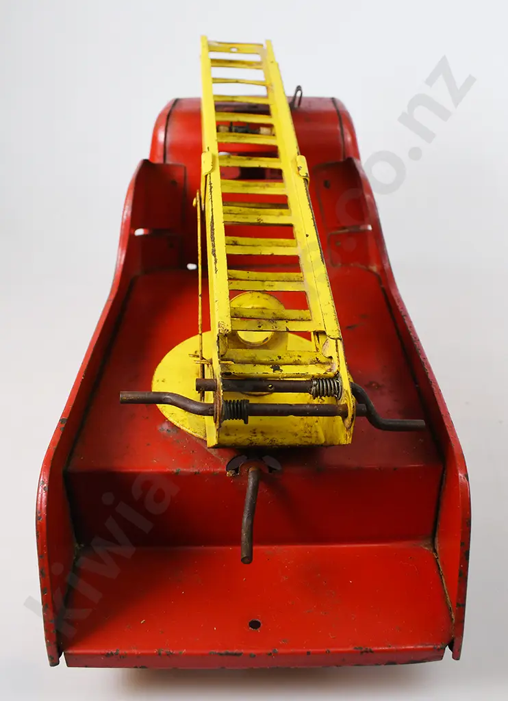 TRI-ANG DIESEL SERIES FIRE ENGINE Image 1++