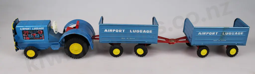 AIRPORT LUGGAGE TRACTOR & CARTS Image 1++