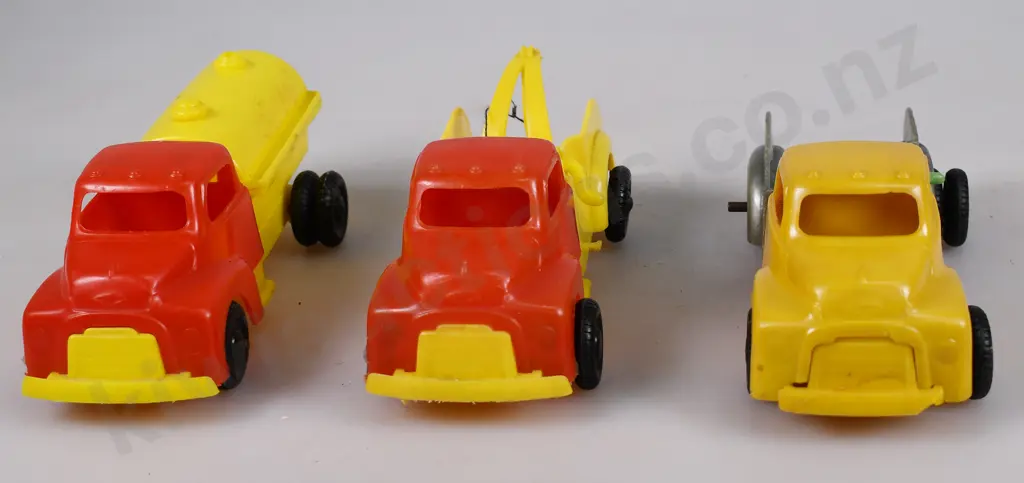 ZEALITE NEW ZEALAND MADE TOY TRUCKS Image 1++
