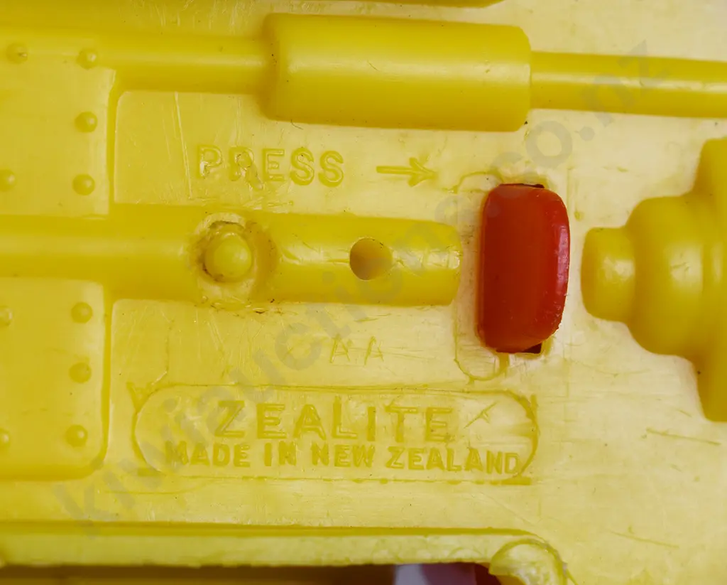 ZEALITE NEW ZEALAND MADE TOY TRUCKS Image 1++