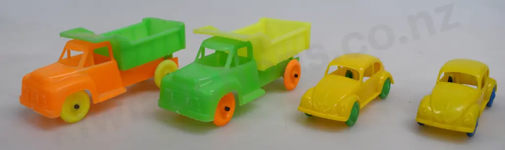 PLASTIC TOY TRUCKS, VOLKSWAGENS Image 1++
