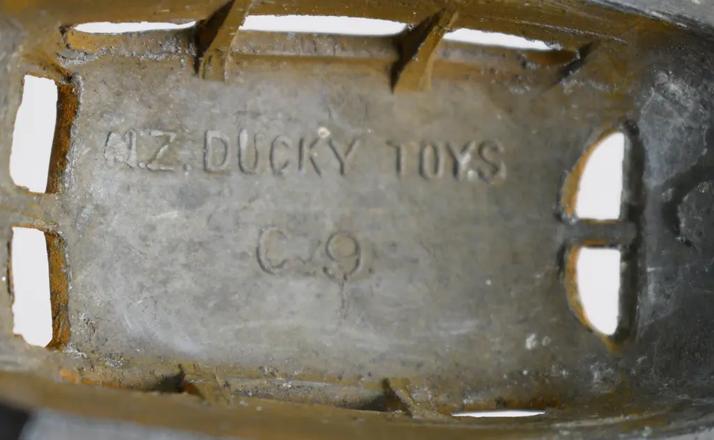 DUCKY TOYS AMERICAN CAR Image 1++