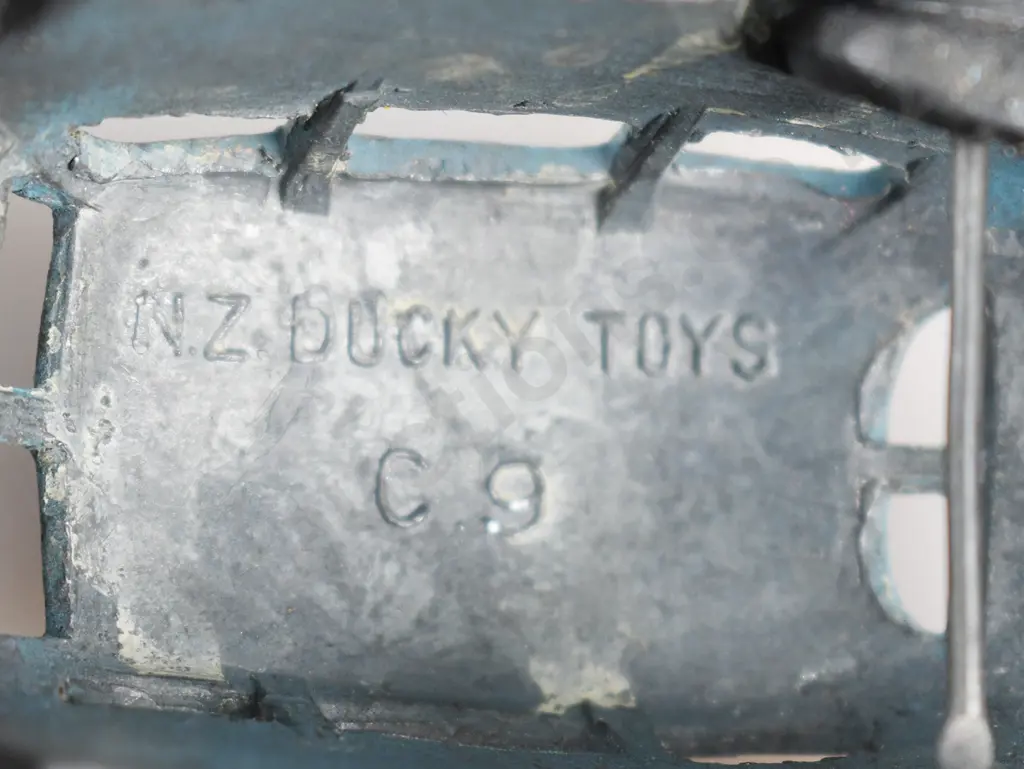 DUCKY TOYS AMERICAN CAR Image 1++