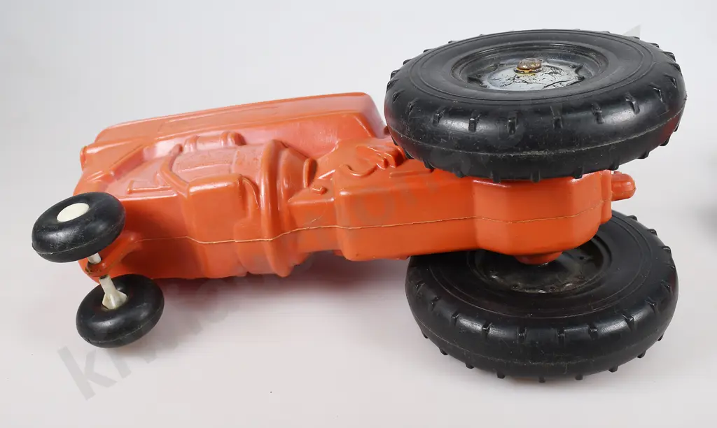 LINCOLN GIANT FARM TRACTOR, RACING CAR Image 1++