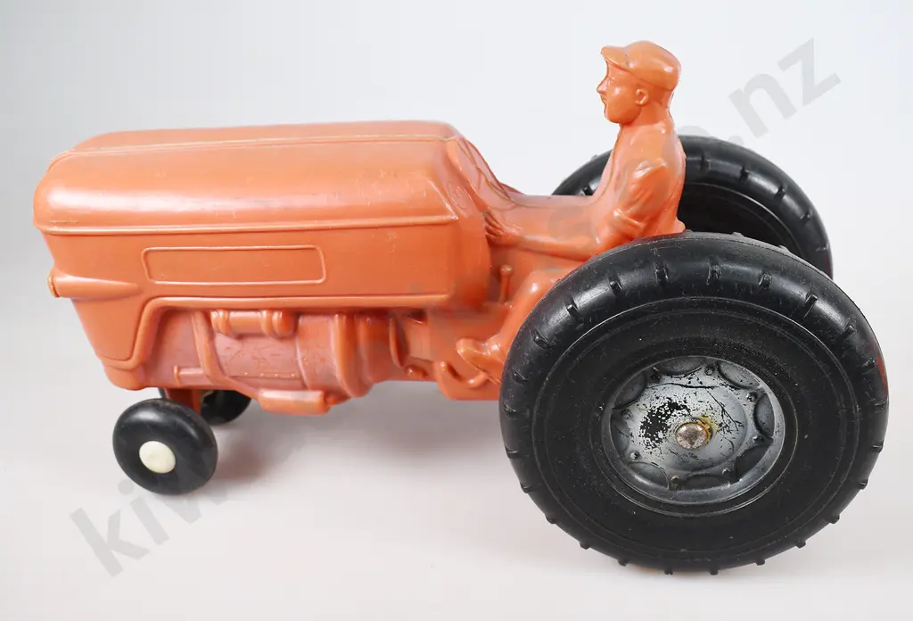 LINCOLN GIANT FARM TRACTOR, RACING CAR Image 1++